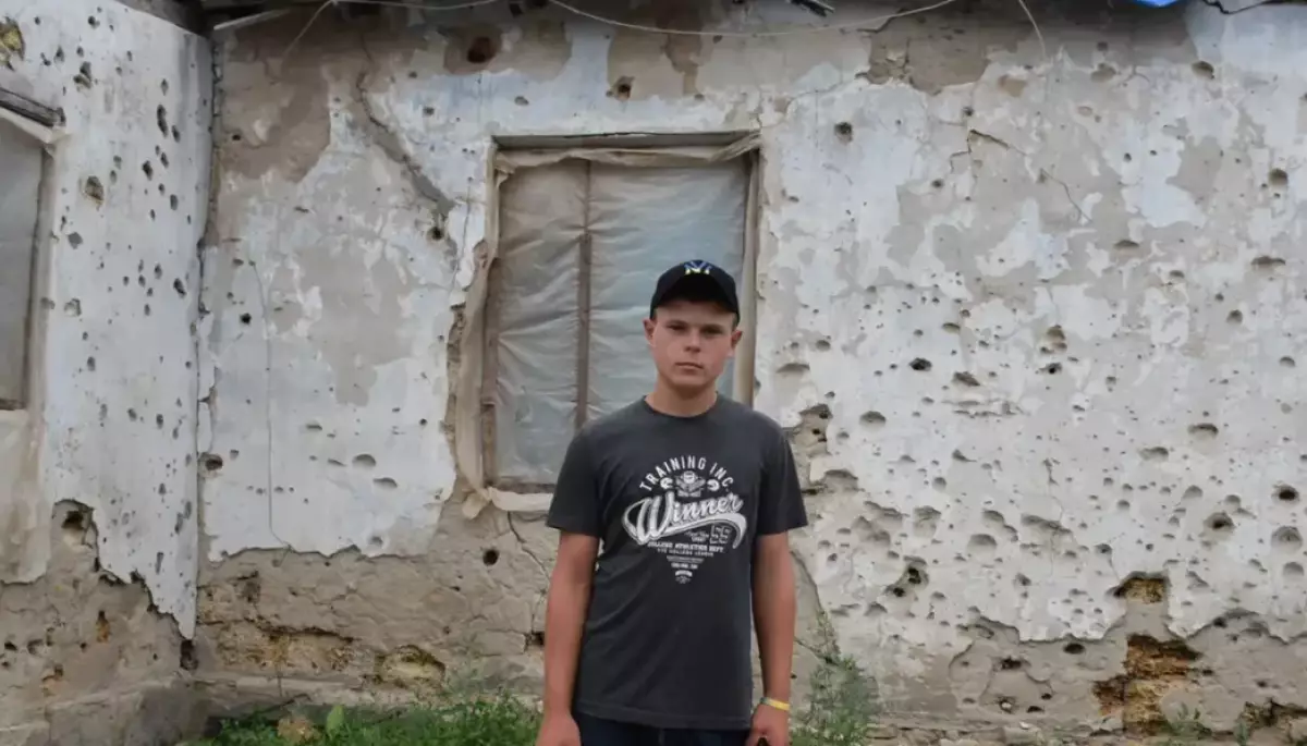 15-річному Сашкові з Миколаївщини, який знявся у кліпі Imagine Dragons, відбудували дім