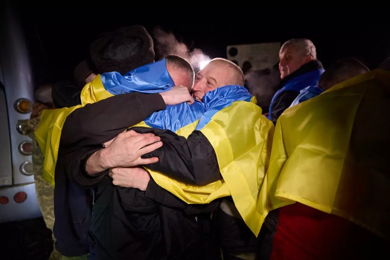 Великий обмін: з російського полону повернулись 230 українців (ФОТО, ВІДЕО)