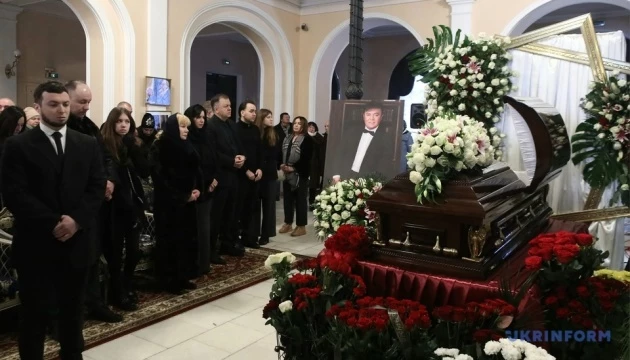 У Києві попрощалися зі співаком Віталієм Білоножком (ФОТО)