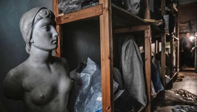 З початку війни до Росії було вивезено понад 480 тисяч творів мистецтва, що зберігались в українських музеях