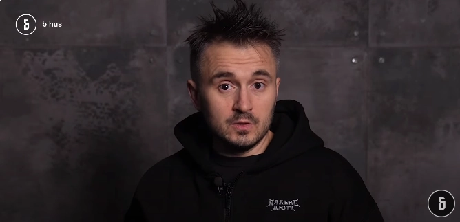 &laquo;30 похмурих хмирів&raquo; і камери в номерах дівчат: Денис Бігус розповів деталі про масштаб спецоперації зі стеження за командою Bihus.Info