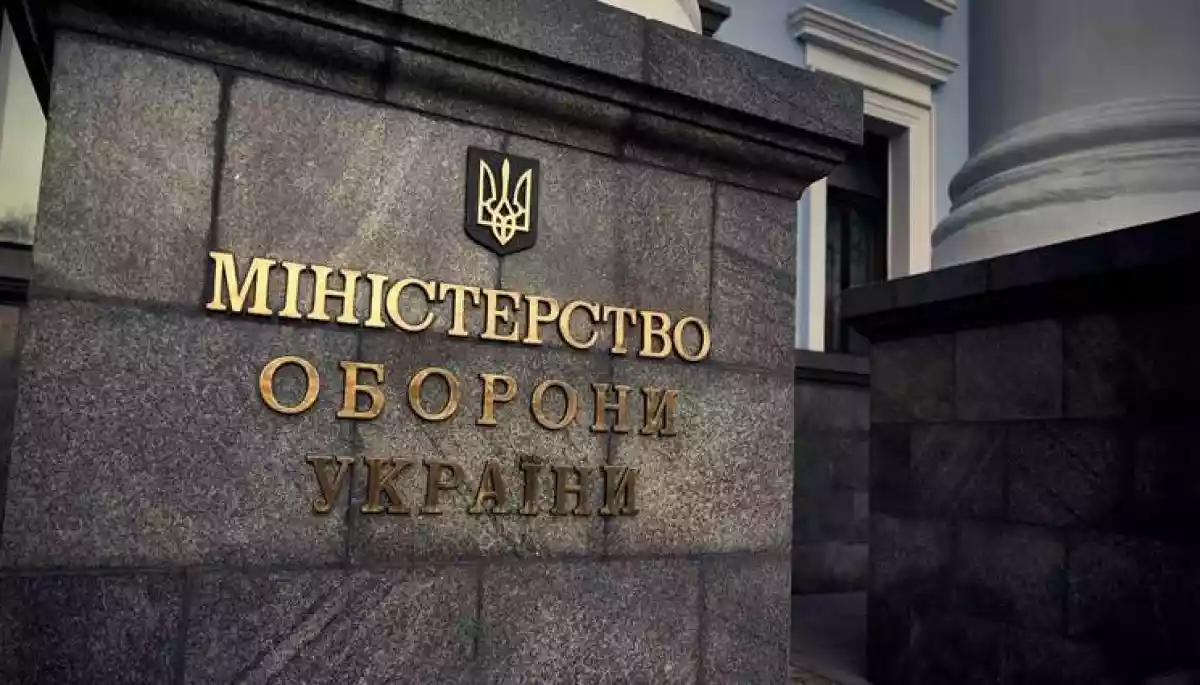 hromadske: Міноборони уклало контракти на боєприпаси з компанією, яка має зв'язки у Москві. Снарядів досі немає