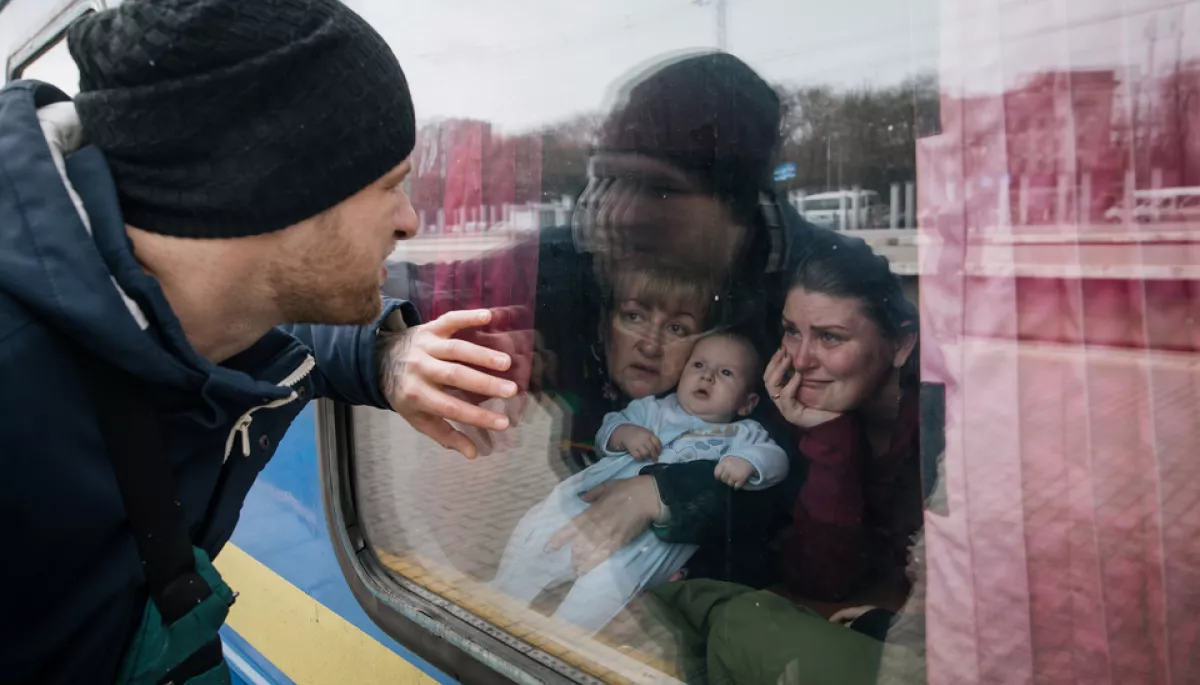 Фото з війни і тексти учасників ПЕН-клубу: у Парижі відкрилась виставка про український опір