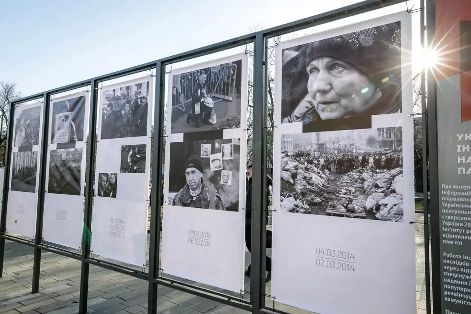 У Києві відкрили виставку бельгійського фотографа Джима Сюмкая, який фіксував події Революції гідності