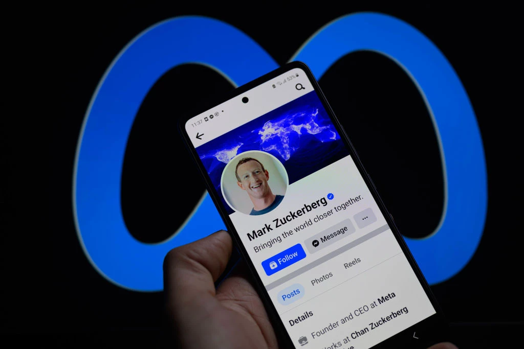 Сторіз чужого життя. Як Facebook та Instagram відходять у минуле