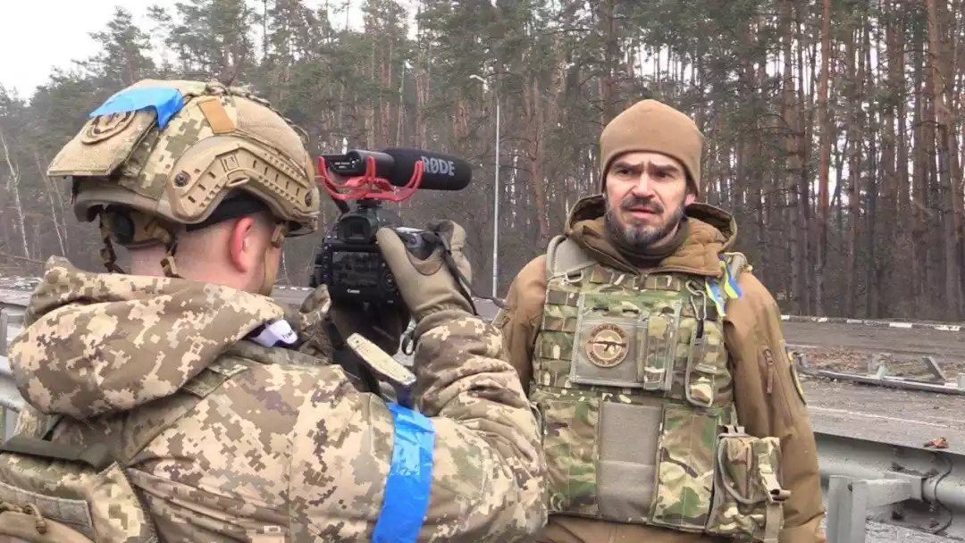 ЗСУ закликає журналістів іти працювати пресофіцерами