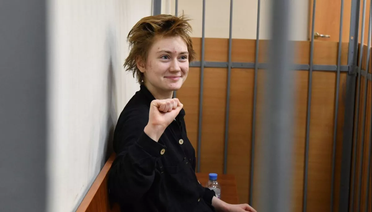 У російському Петербурзі 18-річну дівчину відправили до СІЗО за вірш Шевченка