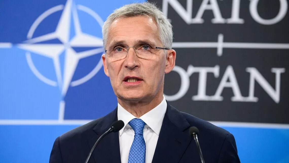 Генсек НАТО розкритикував Папу Римського за &laquo;білий прапор&raquo; для України