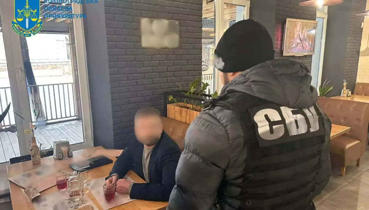 Продавав місце в колективі за $3,5 тисячі: директора Театру корифеїв викрили на хабарі