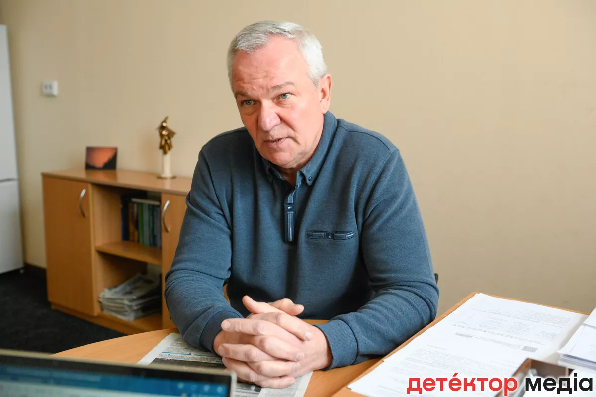 З 31 березня газета &laquo;Голос України&raquo; скоротить посади всіх творчих працівників і перетвориться на офіційне друковане видання