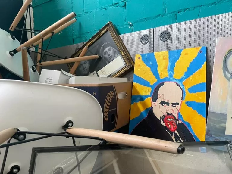 Через ракетний обстріл Києва постраждала кіностудія, на якій Олесь Санін знімав «Довбуша» (ФОТО)