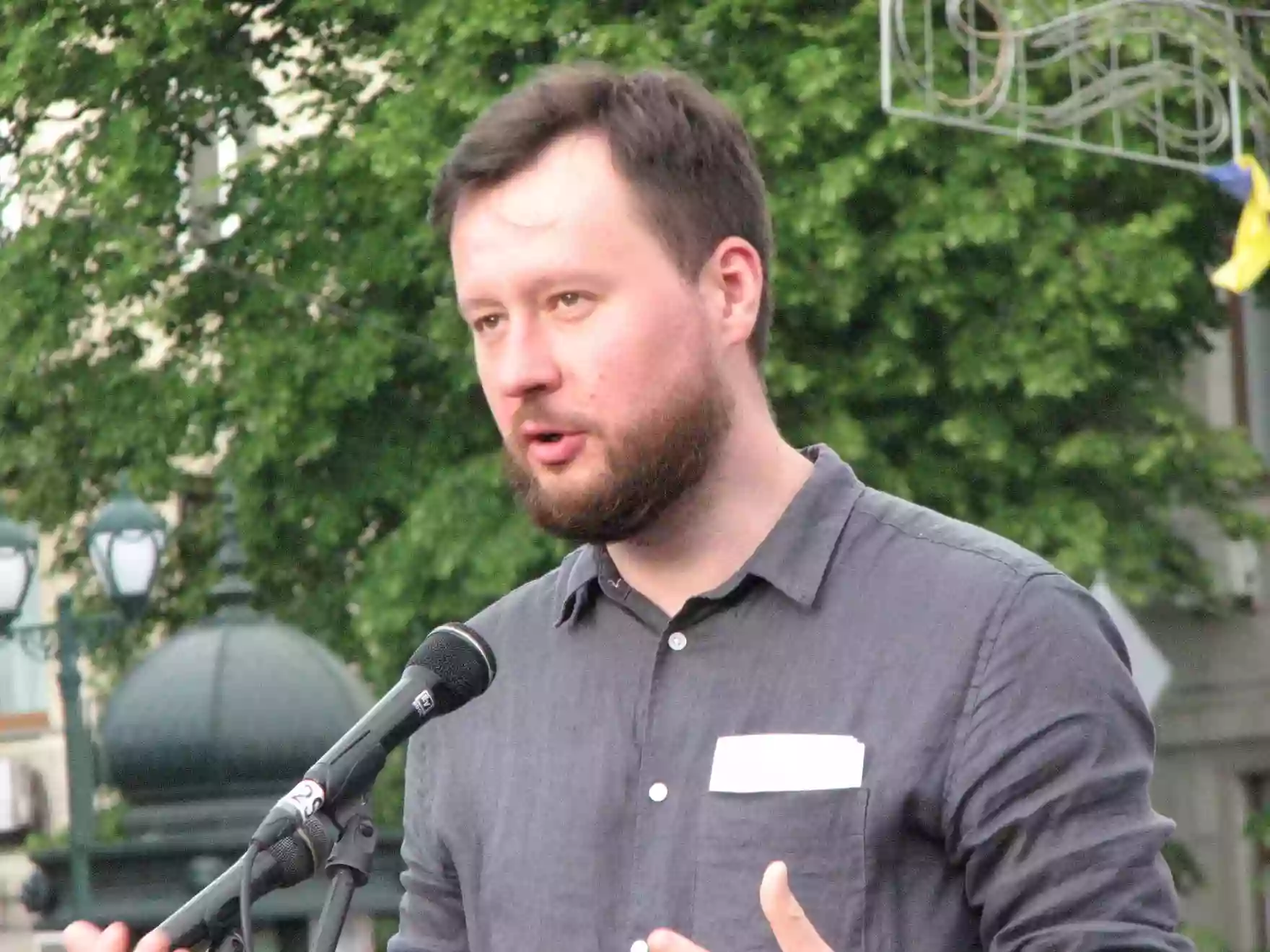 ДБР і СБУ провели обшук у військовослужбовця, керівника Харківського антикорупційного центру Дмитра Булаха