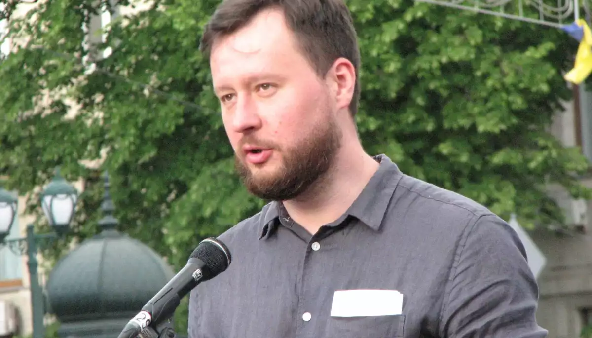 ДБР і СБУ провели обшук у військовослужбовця, керівника Харківського антикорупційного центру Дмитра Булаха
