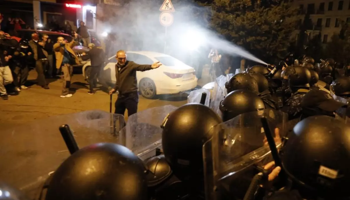 Силовики у Грузії побили журналістів і демонстрантів на акції проти закону про «іноагентів»