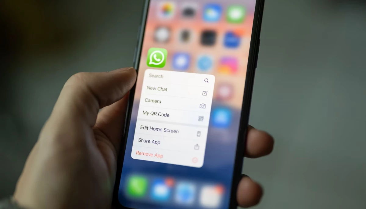 Для iPhone додали функцію входу за допомогою ключів доступу у WhatsApp
