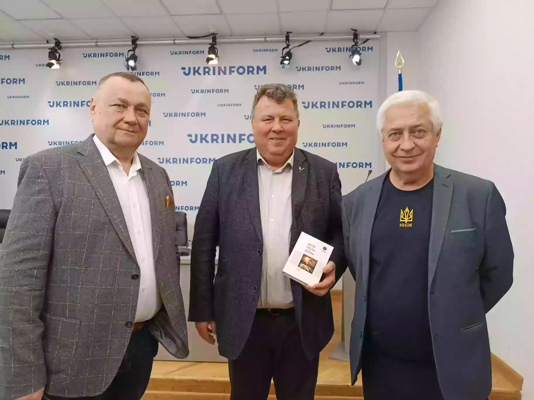 В Інституті журналістики написали, зверстали і надрукували книгу есеїв за 8 годин 39 хвилин