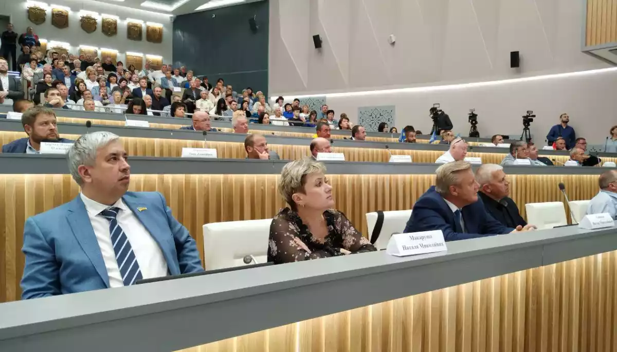 Полтавська облрада оголосила тендер на понад пів мільйона гривень на висвітлення діяльності своїх депутатів