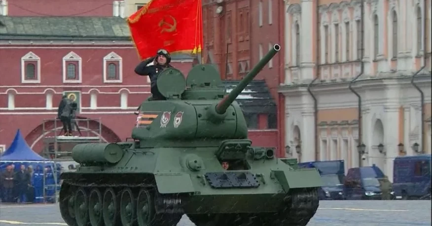 У чому символізм Т-34 на параді-2024: дайджест пропаганди за 9 травня