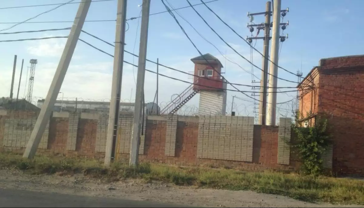 Окупанти етапували викраденого з Нової Каховки волонтера Артема Баранова до колонії у  Ростовській області, - ZMINA