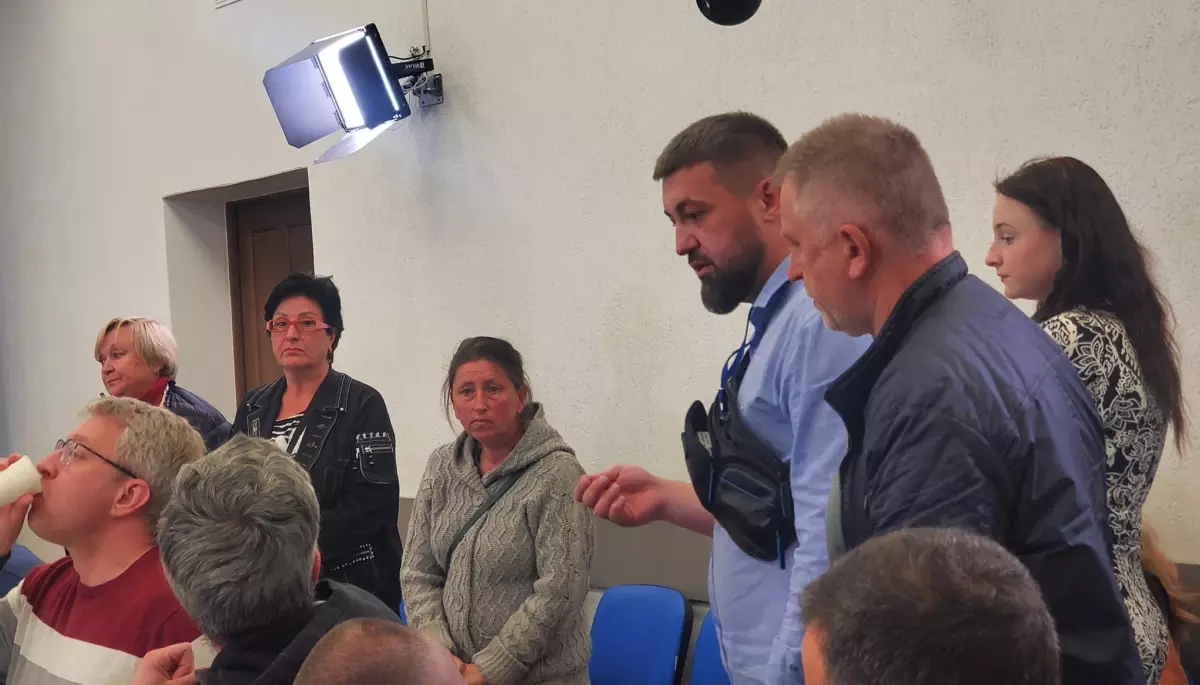 Людина з посвідченням видання &laquo;Ліга Інформ&raquo; намагалася зірвати обговорення концепції монумента Невідомим солдатам