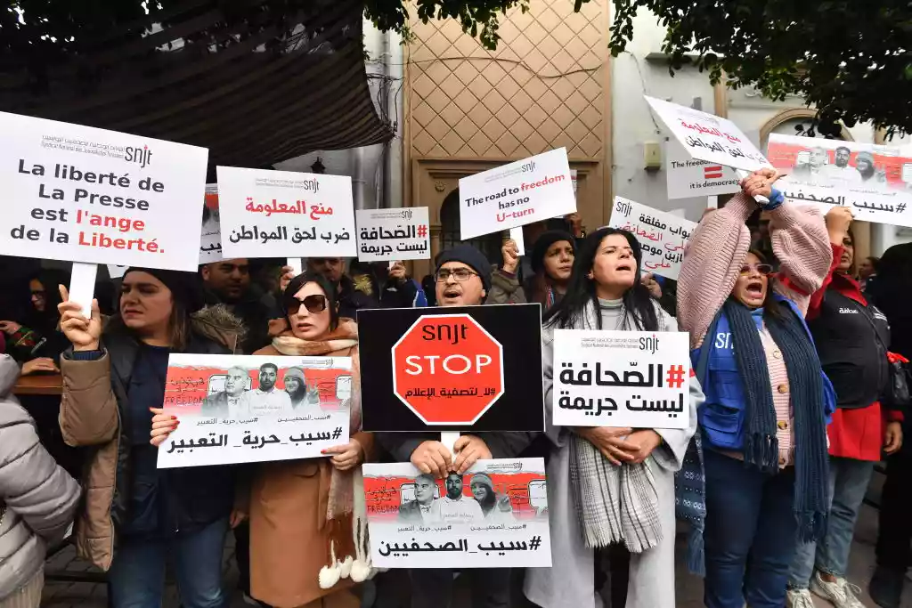 У Тунісі ув’язнили двох радіожурналістів за звинуваченнями в «публікації неправдивих новин»