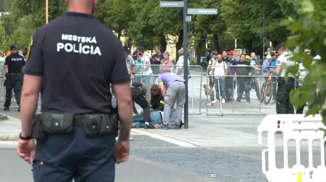 Словацька поліція висунула обвинувачення чоловікові, який стріляв у прем'єра  Роберта  Фіцо