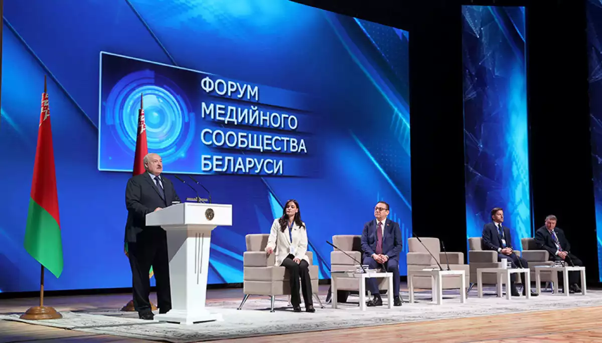 Лукашенко закликав білоруські медіа посилювати пропаганду та ідеологічну роботу