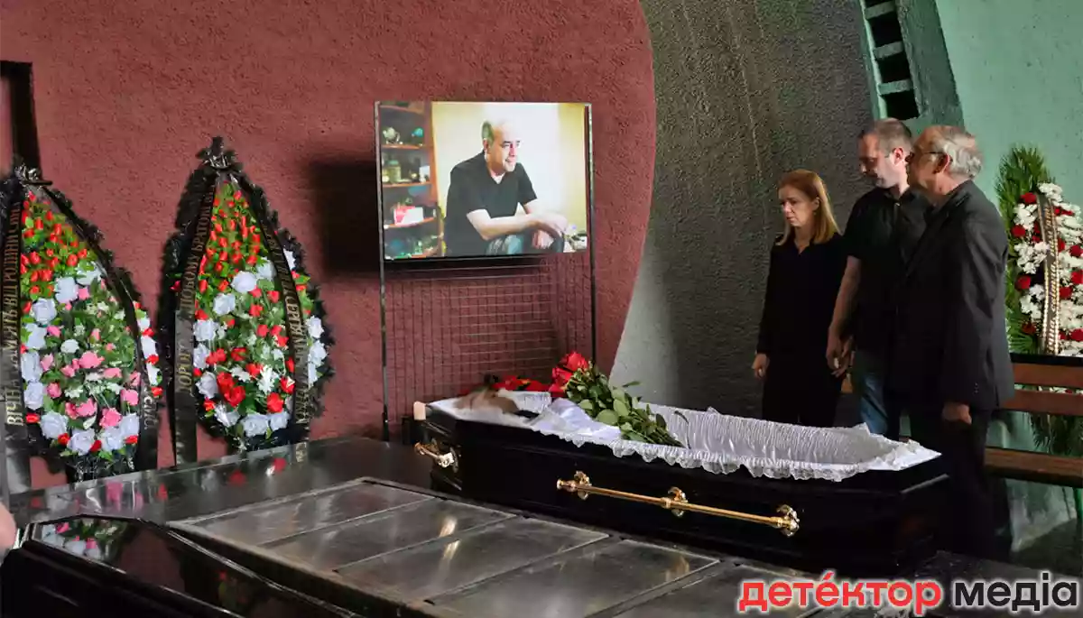 &laquo;Він не був створений для наступу, але у захисті своїх цінностей, принципів і людей був геніальним&raquo;. У Києві попрощались з Олександром Мартиненком