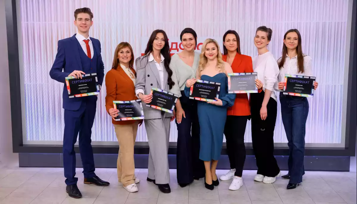 Ведучі, актори дубляжу, техніка мовлення: реєстрація на літні навчання для дітей та дорослих від 1+1 media school