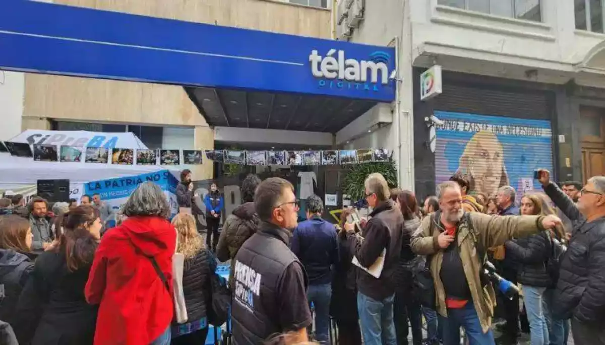 Аргентинські журналісти провели масовий протест проти утисків свободи слова президентом