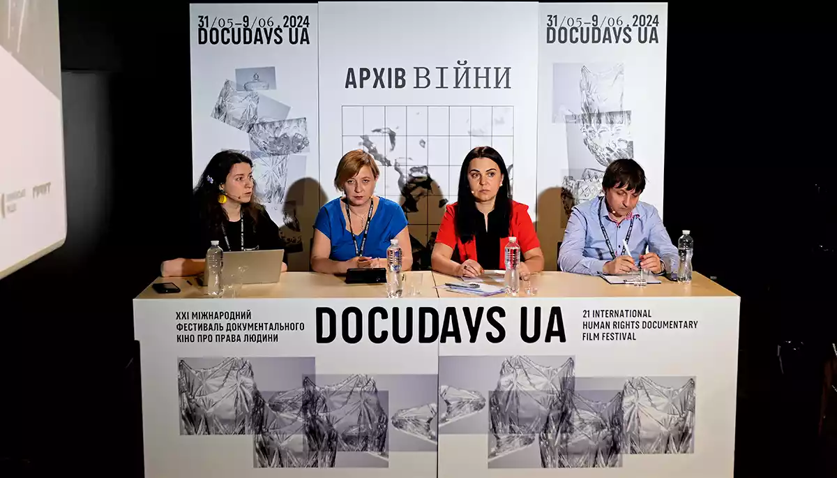 «Мова ворожнечі впливає на свідомість так, що людина вважає нормою вбивство інших людей». Дискусія правозахисників про російську пропаганду