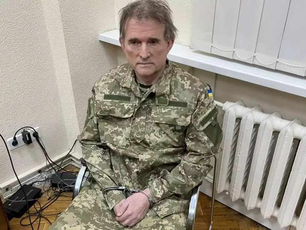 Зрадник України Віктор Медведчук під час Саміту миру пропагує путінський ультиматум