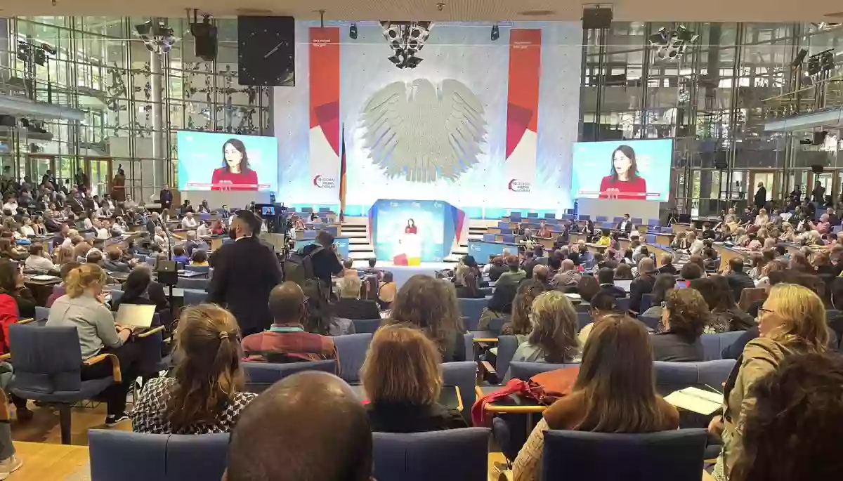 На Global Media Forum обговорюють загрози для журналістів, вибори і ШІ. Українців серед спікерів основних панелей немає