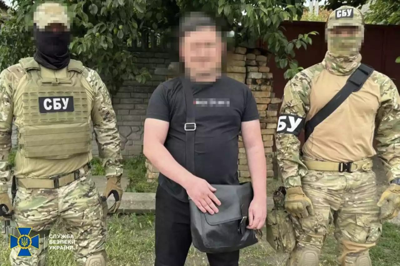 СБУ оголосила підозри двом &laquo;блогерам&raquo;, які поширювали в соцмережах відео позицій ЗСУ