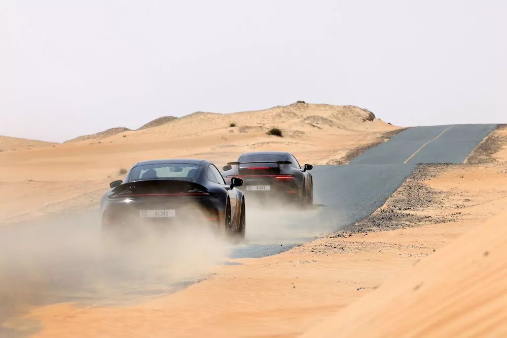 Перший Porsche 911 із гібридним приводом: розпочинається серійне виробництво спорткара