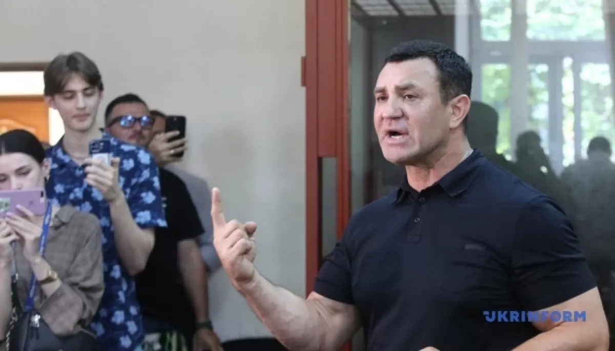 Нардепа Тищенка відправили під цілодобовий домашній арешт із зобов'язанням носити електронний браслет