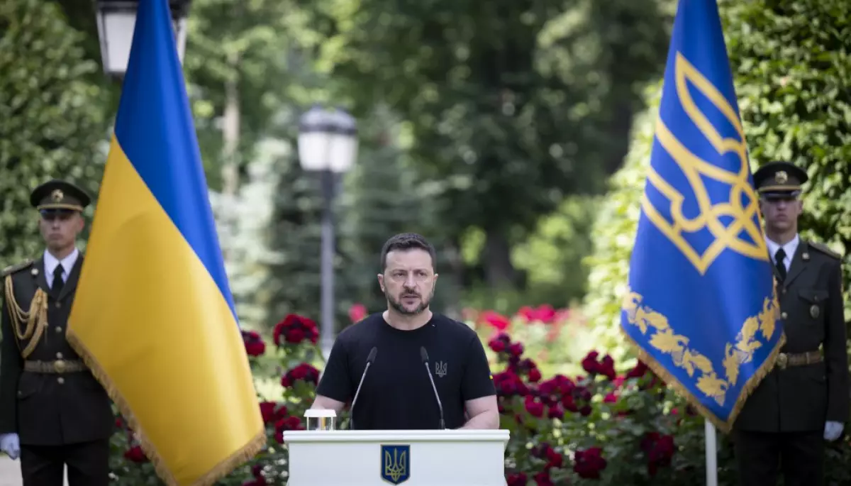 Зеленський відзначив медійників державними нагородами до Дня Конституції