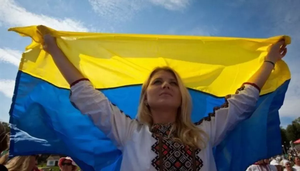 Опитування КМІС: 44% опитаних українців вважають, що в суспільстві зараз є єдність