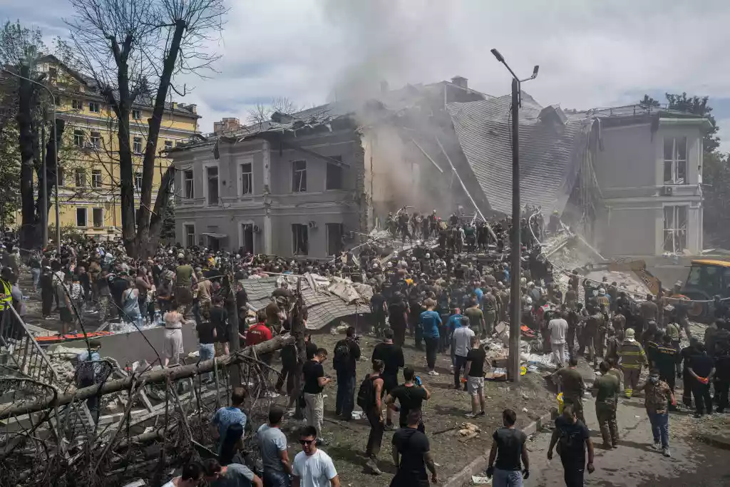 Як Україна рятує документи війни, світ висвітлює російські ракетні атаки, а інстаблогерки &mdash; ворожі наративи своїм українським підписникам
