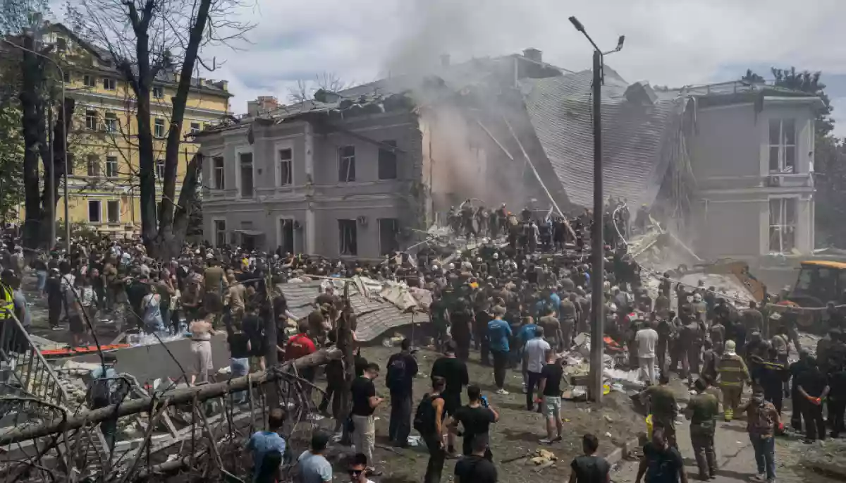 Як Україна рятує документи війни, світ висвітлює російські ракетні атаки, а інстаблогерки &mdash; ворожі наративи своїм українським підписникам