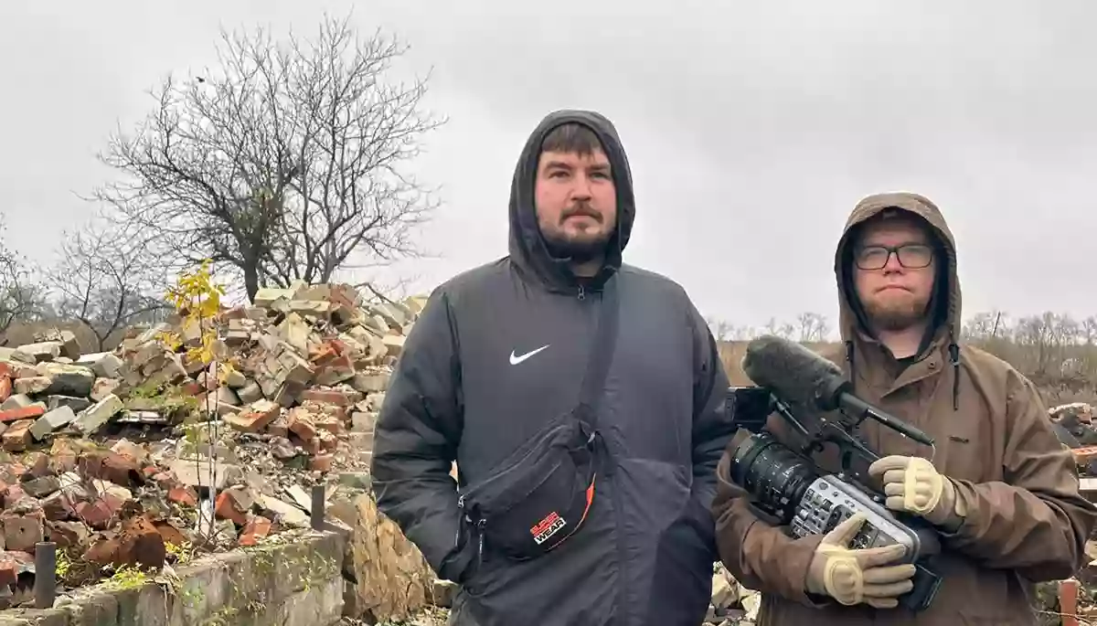 Чи можна жартувати на війні? Документалісти Костянтин Кляцкін і Павло Липа — про роботу над фільмом «Нам своє робить»