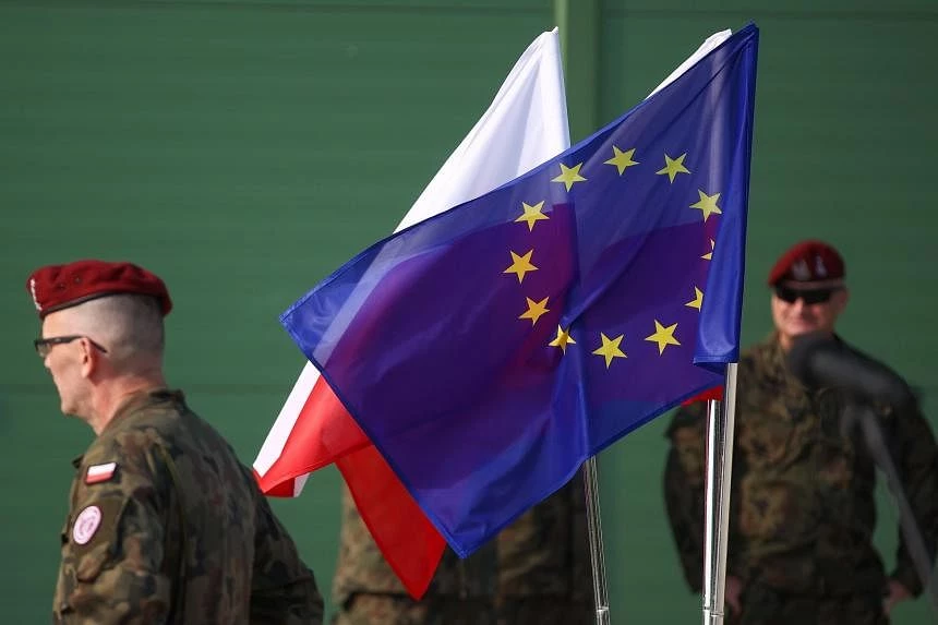 Польща закликає ЄС посилити зв'язки зі США для протидії російській «дезінформації»