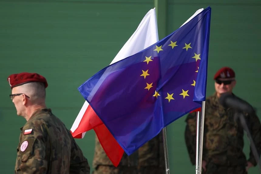 Польща закликає ЄС посилити зв'язки зі США для протидії російській &laquo;дезінформації&raquo;