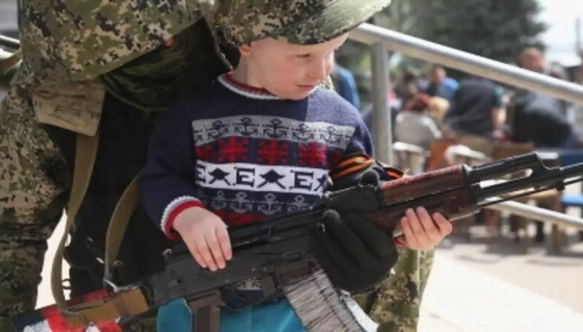 Росіяни створили 12 молодіжних рухів для мілітаризації українських дітей на ТОТ Запорізької області