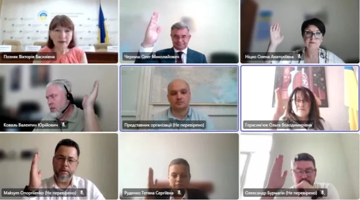 Нацрада закликала медіа тестувати реєстр. Однак паралельно заяви слід подавати в паперовому вигляді