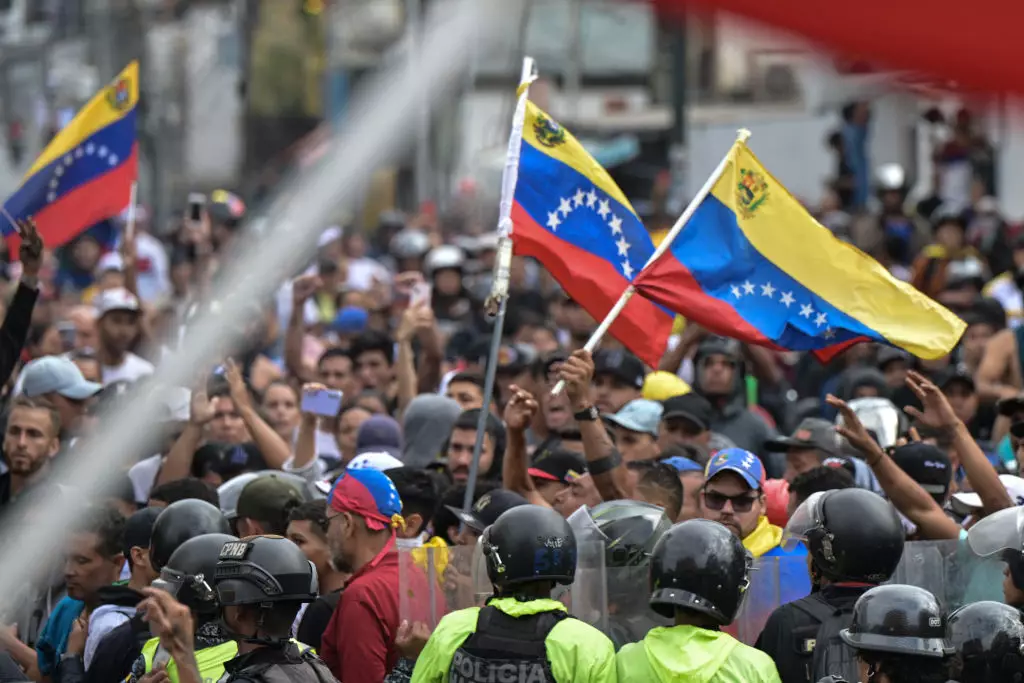 У Венесуелі низка журналістів зазнала нападів та залякувань під час висвітлення масових протестів у країні