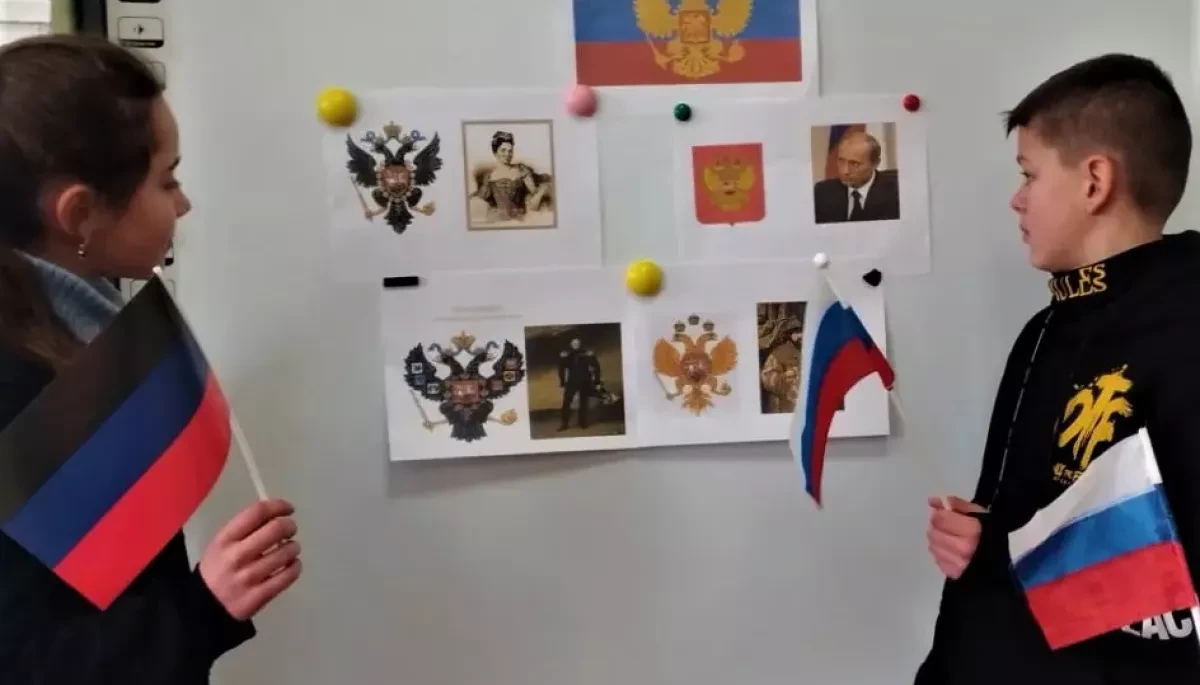 Школярам на окупованій Луганщині роздадуть щоденники з переписаною історією