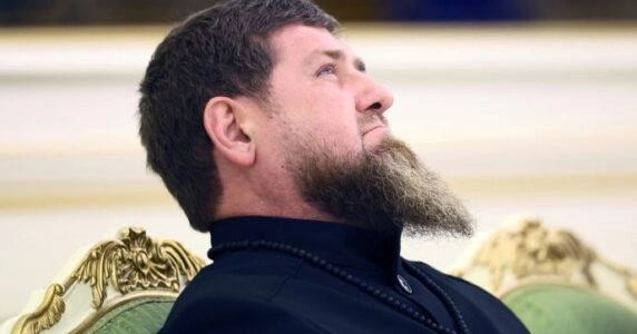Один день з життя «традиційно брехливого ЗМІ»: дайджест пропаганди за 19 серпня