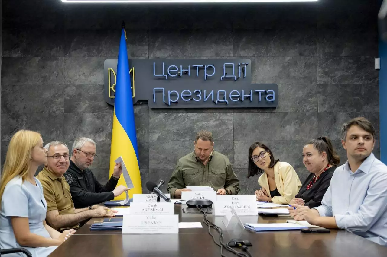 В Україні презентували Білу книгу, в якій аналізують пропагандистські наративи щодо депортації українських дітей