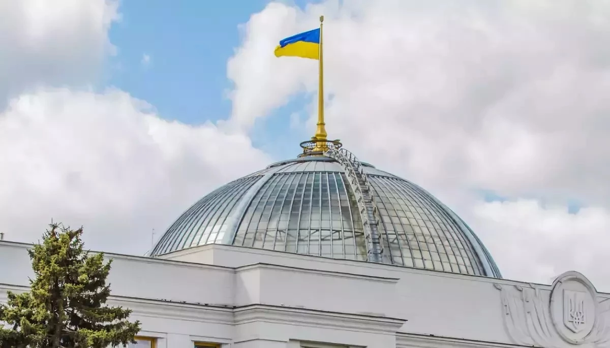 До парламенту заяви на звільнення подали три міністри й голова Фонду держмайна